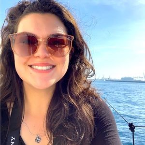 Meet your Posher, Veronica